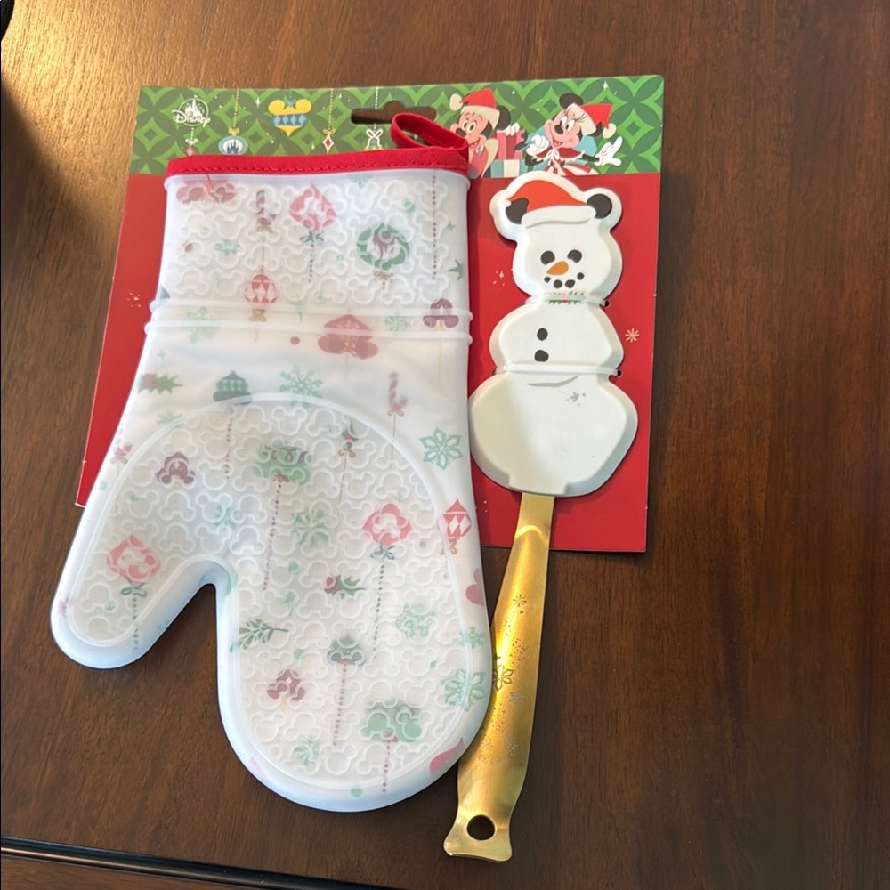 Disney Parks Holiday Snowman Spatula and Oven Mitt Set NWT